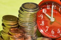 成长基金多少钱？不同类型投资门槛与费用全解析，帮你省钱又赚钱